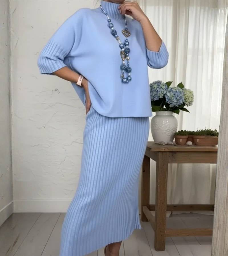 Debora | Stickset med ribbad midinederdel