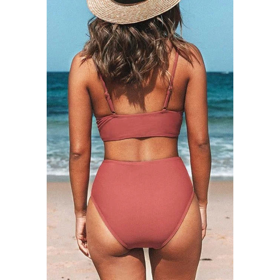 Jodi | Höghöftad Bikini med Lekfull V-ringning