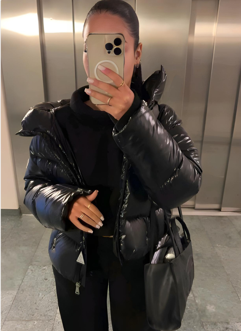 Laluna® Down Puffer Jacket i elegant design för kalla vinterdagar.