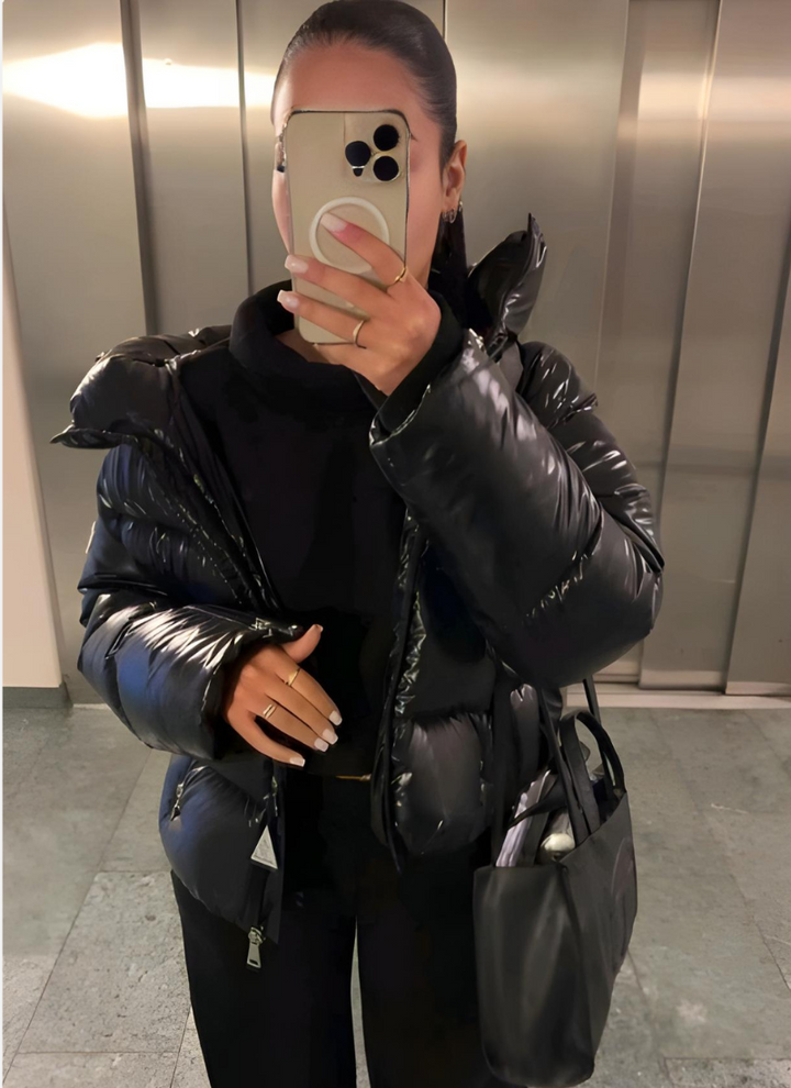 Laluna® Down Puffer Jacket i elegant design för kalla vinterdagar.