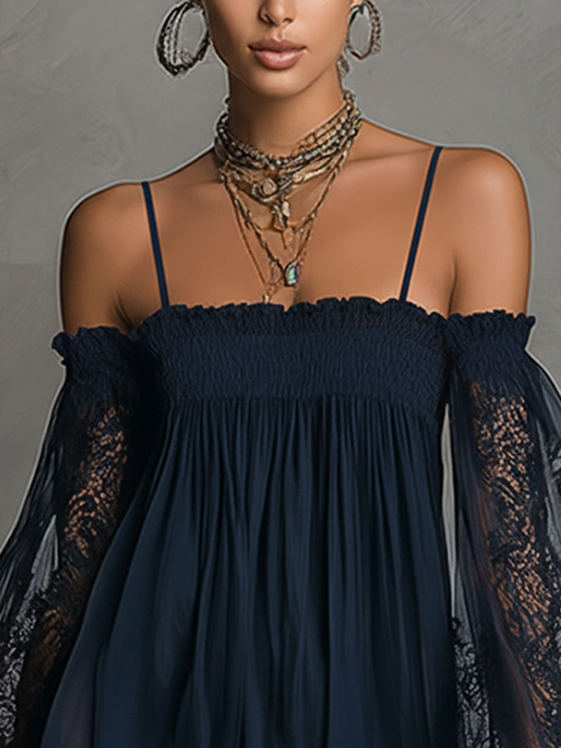 Noemi | Miniklänning i Marinblå Chiffong med Off-Shoulder-ringning, Spetskant och Genomskinliga Ärmar