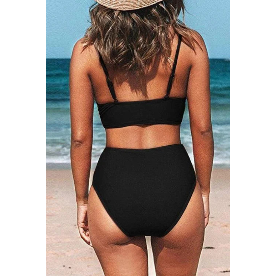 Jodi | Höghöftad Bikini med Lekfull V-ringning