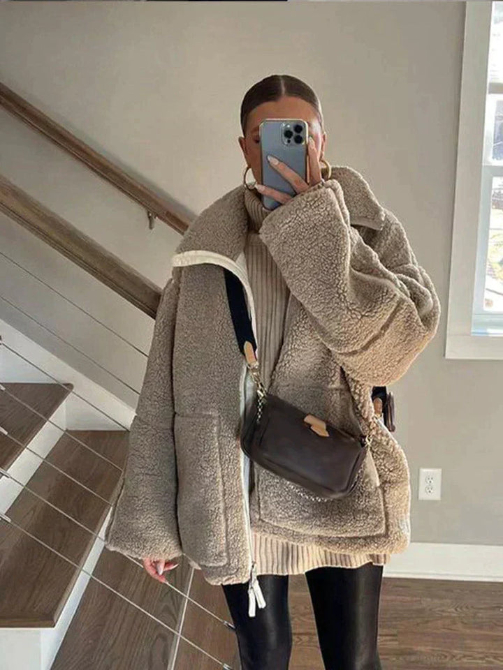 Laluna Teddyfleece Vest i mjukt material, perfekt för kalla dagar.