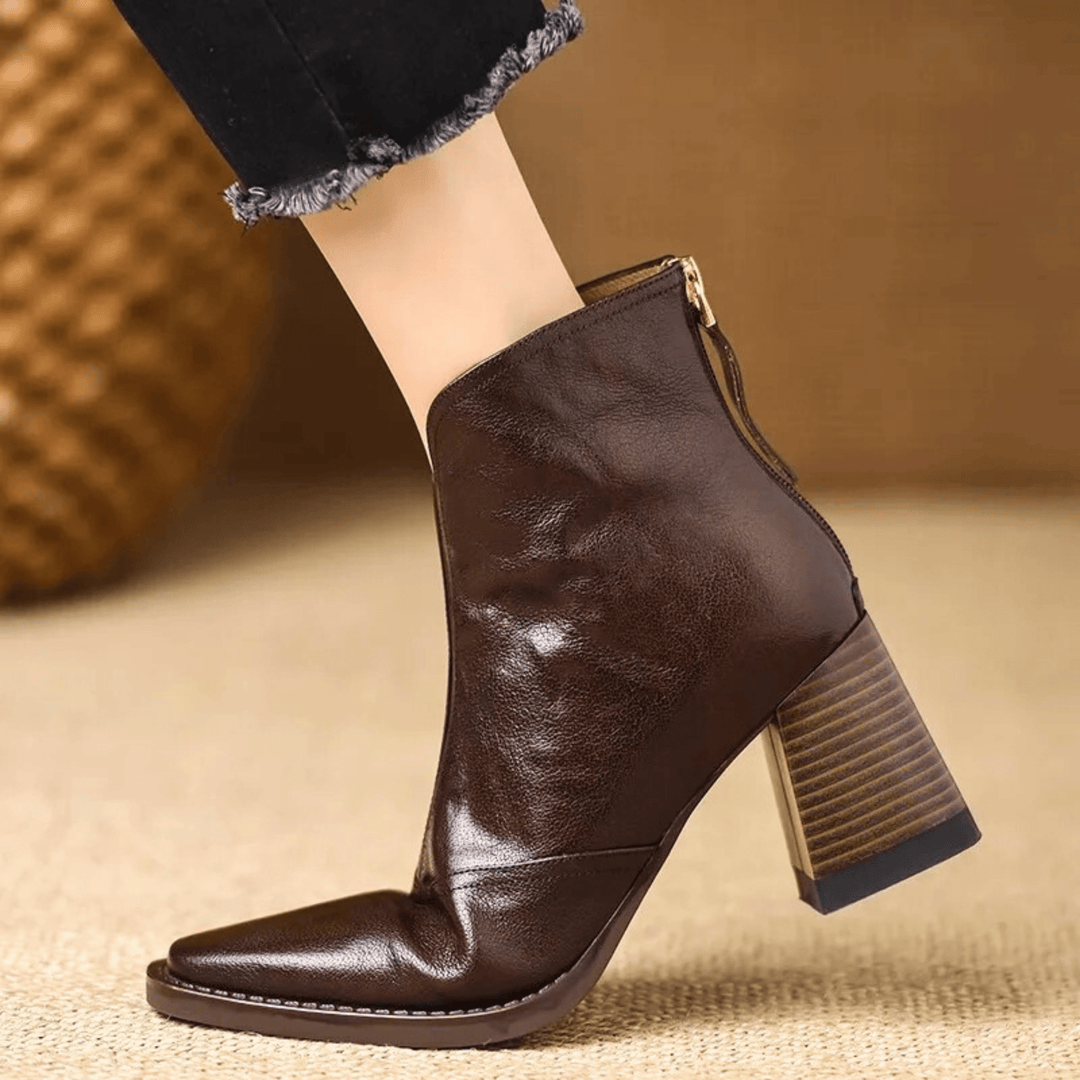 Cornelia | Eleganta läderankelboots med klack